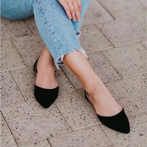 Sam Edelman point toe black flats